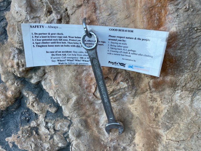 ความปลอดภัยและความประพฤติที่ดีของนักปีนหน้าผา
